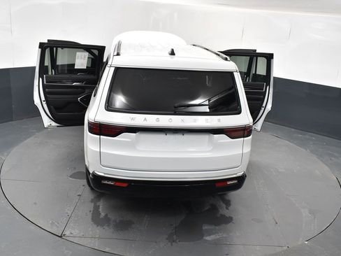 Used 2024 Jeep Wagoneer 4WD w/ Convenience Group I image 22