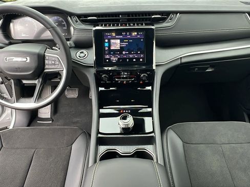 New 2025 Jeep Grand Cherokee Altitude image 26