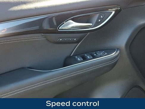 Used 2025 Buick Envision Preferred image 17