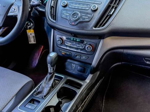 Used 2017 Ford Escape SE image 31