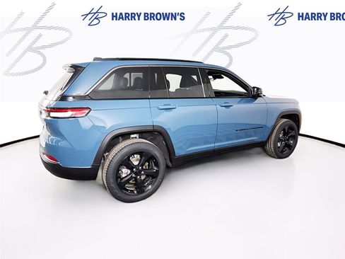 New 2026 Jeep Grand Cherokee Limited w/ Limited Altitude Package AWD/4WD image 34