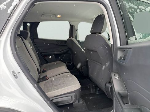 Used 2022 Ford Escape SE image 12