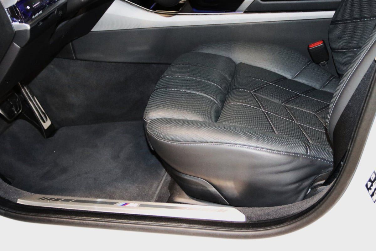 Used 2023 BMW 760i xDrive AWD/4WD image 13