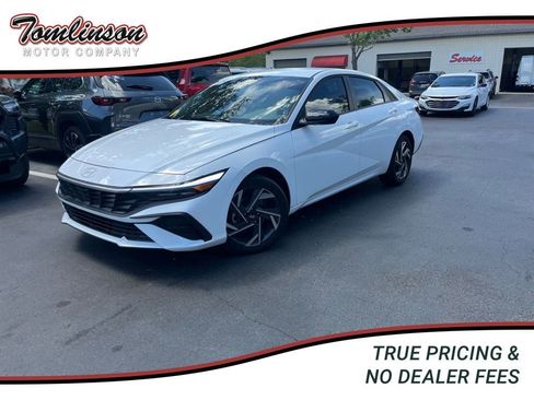Used 2025 Hyundai Elantra Sport FWD image 1