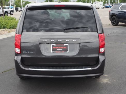 Used 2020 Dodge Grand Caravan SE FWD image 6