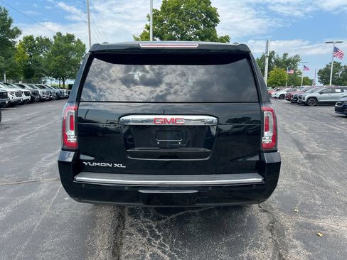 Used 2019 GMC Yukon XL Denali w/ Denali Ultimate Package AWD/4WD image 8