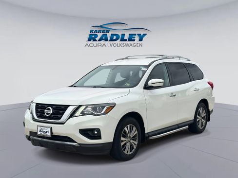 Used 2020 Nissan Pathfinder SV image 5