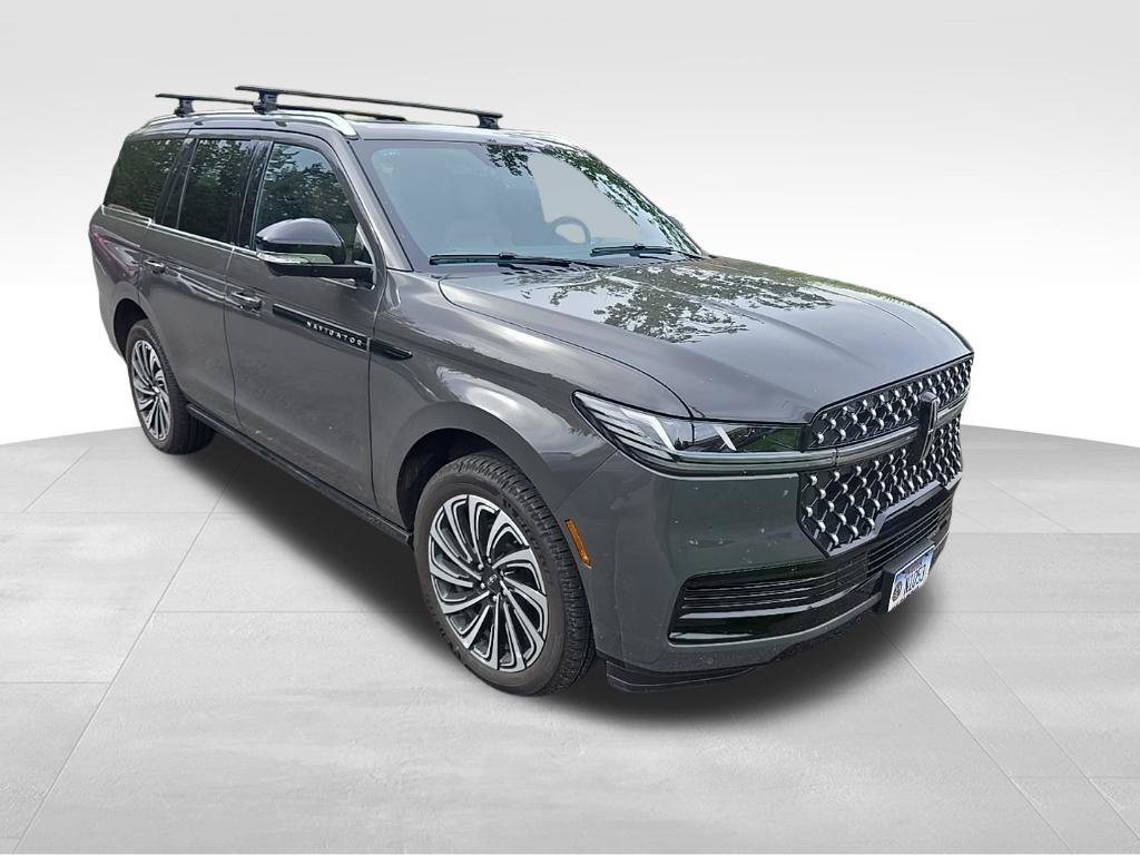 Used 2025 Lincoln Navigator Black Label AWD/4WD image 4