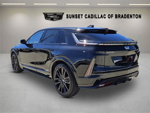 New 2026 Cadillac Lyriq V AWD/4WD image 5