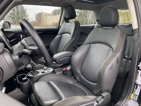 Certified 2024 MINI Cooper SE image 7