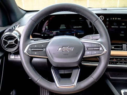 New 2026 Chevrolet Equinox ACTIV AWD/4WD image 14
