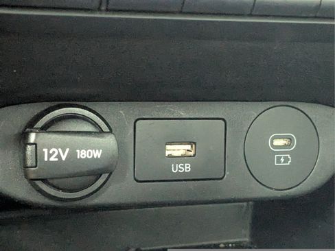 Used 2024 Hyundai Elantra SEL w/ Convenience Package FWD image 17