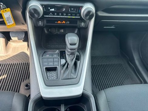 Used 2023 Toyota RAV4 LE AWD/4WD image 18