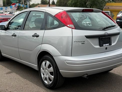 Used 2006 Ford Focus ZX5 Hatchback FWD image 5
