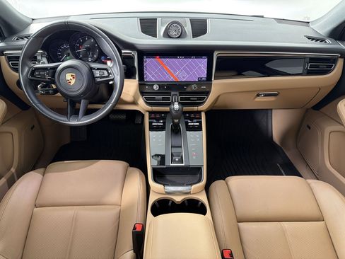 Certified 2024 Porsche Macan AWD/4WD image 16