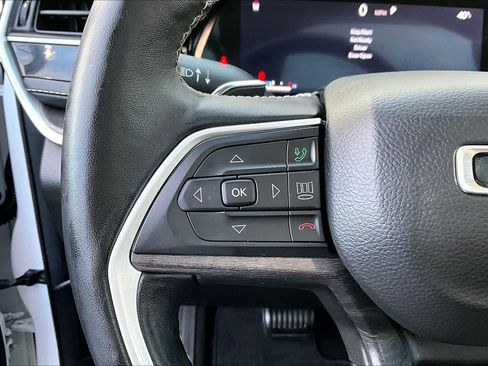 Used 2022 Jeep Grand Cherokee L Limited w/ Luxury Tech Group II image 22