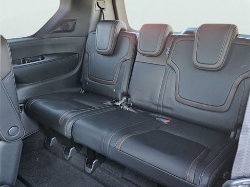 New 2026 Nissan Armada SL w/ Captain's Chari Seat Package image 18