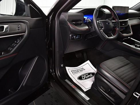 Used 2025 Ford Explorer ST-Line image 14
