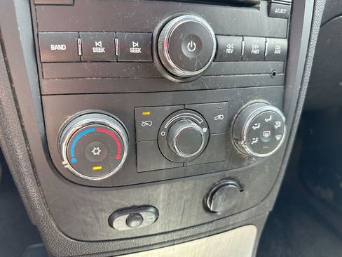 Used 2011 Chevrolet HHR LT FWD image 15
