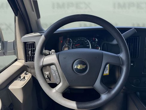 Used 2025 Chevrolet Express 3500 LT w/ LT Preferred Equipment Group RWD image 13