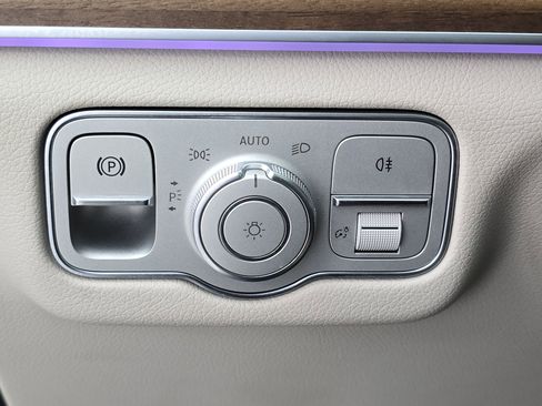 Certified 2023 Mercedes-Benz GLS 580 4MATIC image 27