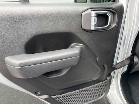 Used 2022 Jeep Wrangler Unlimited Sport image 10