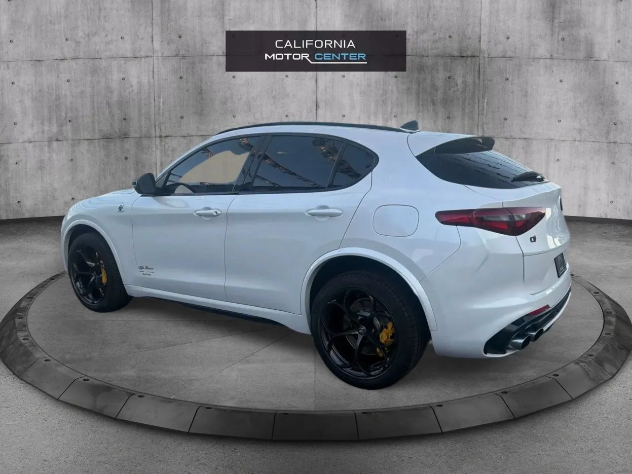 Used 2018 Alfa Romeo Stelvio Quadrifoglio w/ Driver Assist Dynamic Package AWD/4WD image 7