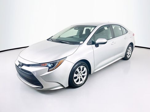 Used 2024 Toyota Corolla LE FWD image 3