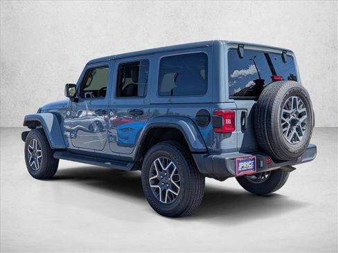 Used 2024 Jeep Wrangler Unlimited Sahara AWD/4WD image 8