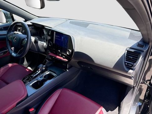 Used 2023 Lexus NX 250 FWD w/ Towing Package (2000 Lbs) image 14