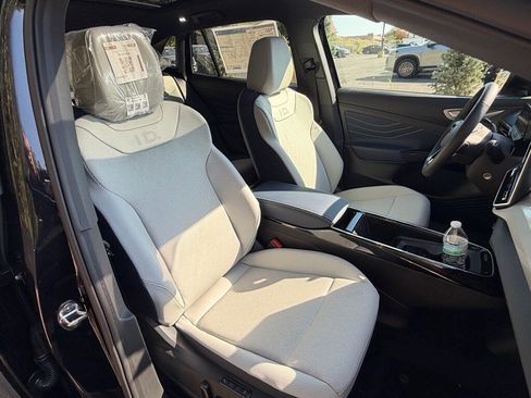 New 2025 Volkswagen ID.4 Pro S Plus image 12
