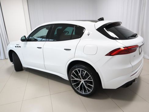 New 2026 Maserati Grecale Modena image 3