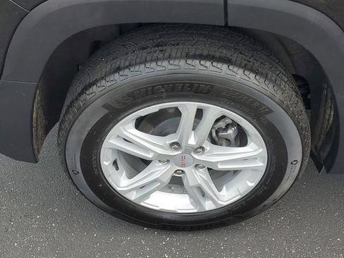 Certified 2024 GMC Terrain SLE w/ Driver Convenience Package FWD image 5