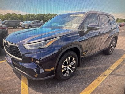 Used 2022 Toyota Highlander XLE