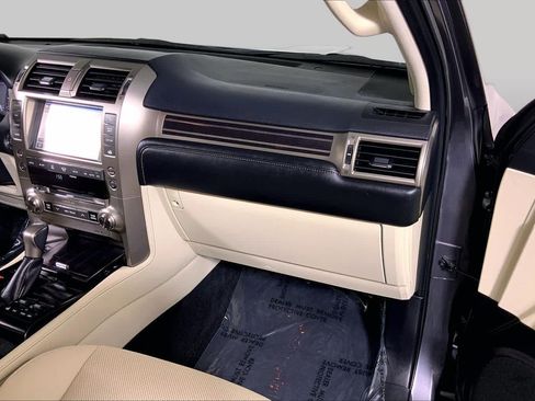 Used 2021 Lexus GX 460 Premium w/ Premium Package AWD/4WD image 19