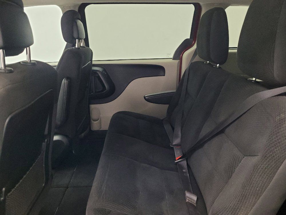 Used 2019 Dodge Grand Caravan SE FWD image 18
