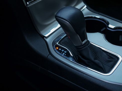 Used 2019 Jeep Grand Cherokee Limited image 18