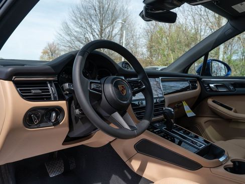 New 2026 Porsche Macan AWD/4WD image 5