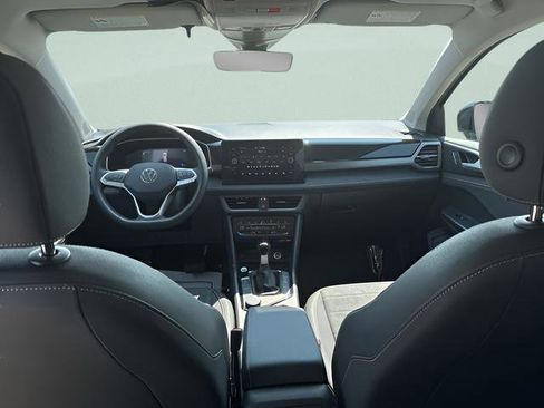 New 2025 Volkswagen Taos SE image 20