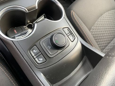 Used 2018 GMC Terrain SLE w/ Driver Convenience Package AWD/4WD image 24
