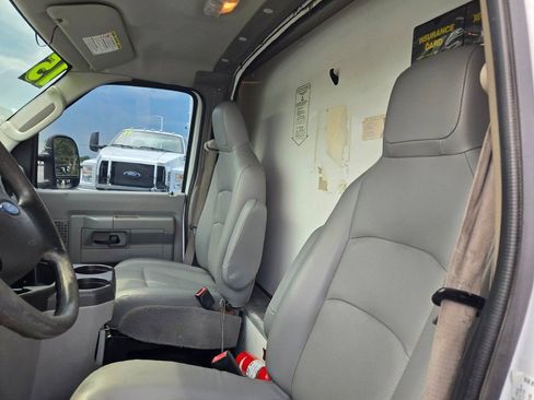 Used 2015 Ford E-350 and Econoline 350 Super Duty RWD image 16