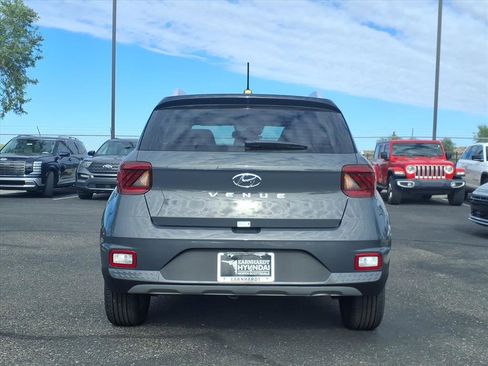 New 2025 Hyundai Venue Limited image 5