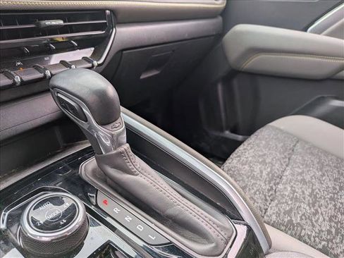 Certified 2024 Chevrolet Colorado ZR2 w/ Technology Package image 11