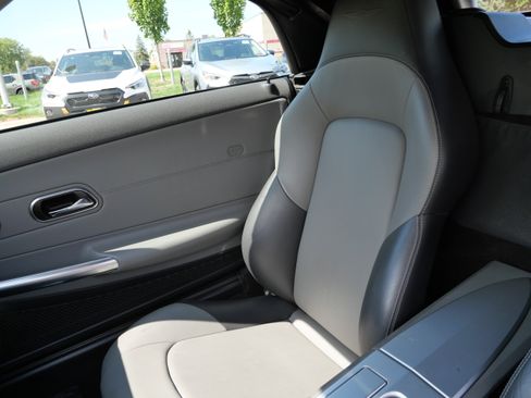 Used 2005 Chrysler Crossfire Limited RWD image 12