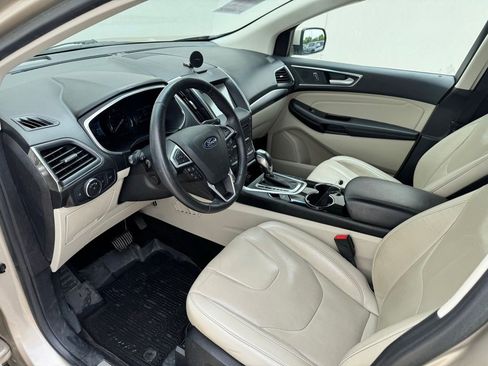 Used 2018 Ford Edge Titanium w/ Equipment Group 302A AWD/4WD image 11