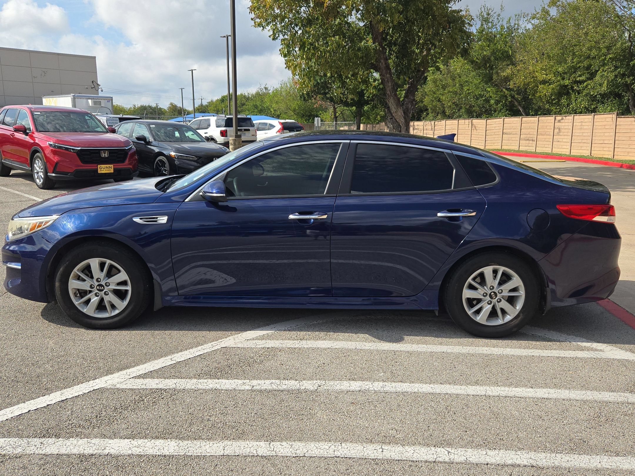 Used 2018 Kia Optima LX FWD image 6