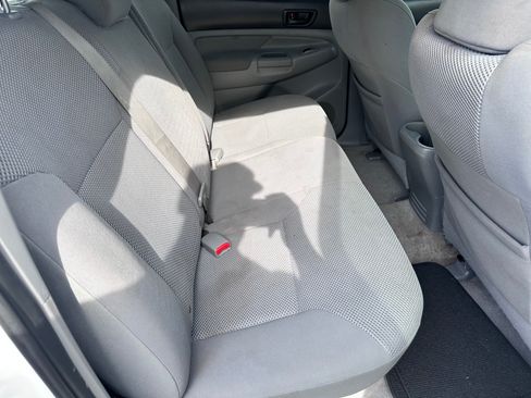Used 2011 Toyota Tacoma 4x4 Double Cab w/ TRD Sport Pkg image 8