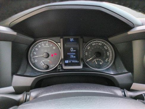 Used 2016 Toyota Tacoma TRD Off-Road w/ Towing Package RWD image 11