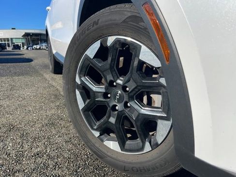 Certified 2024 Kia Sorento S image 2