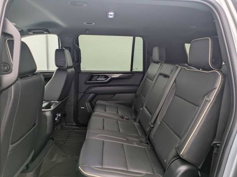 Used 2025 GMC Yukon XL Elevation AWD/4WD image 22